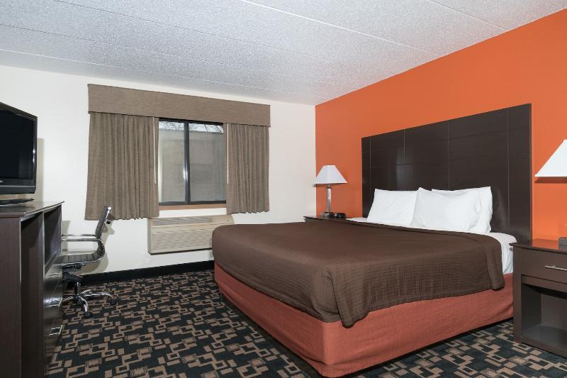 Baymont By Wyndham Bloomington Msp Airport 2*