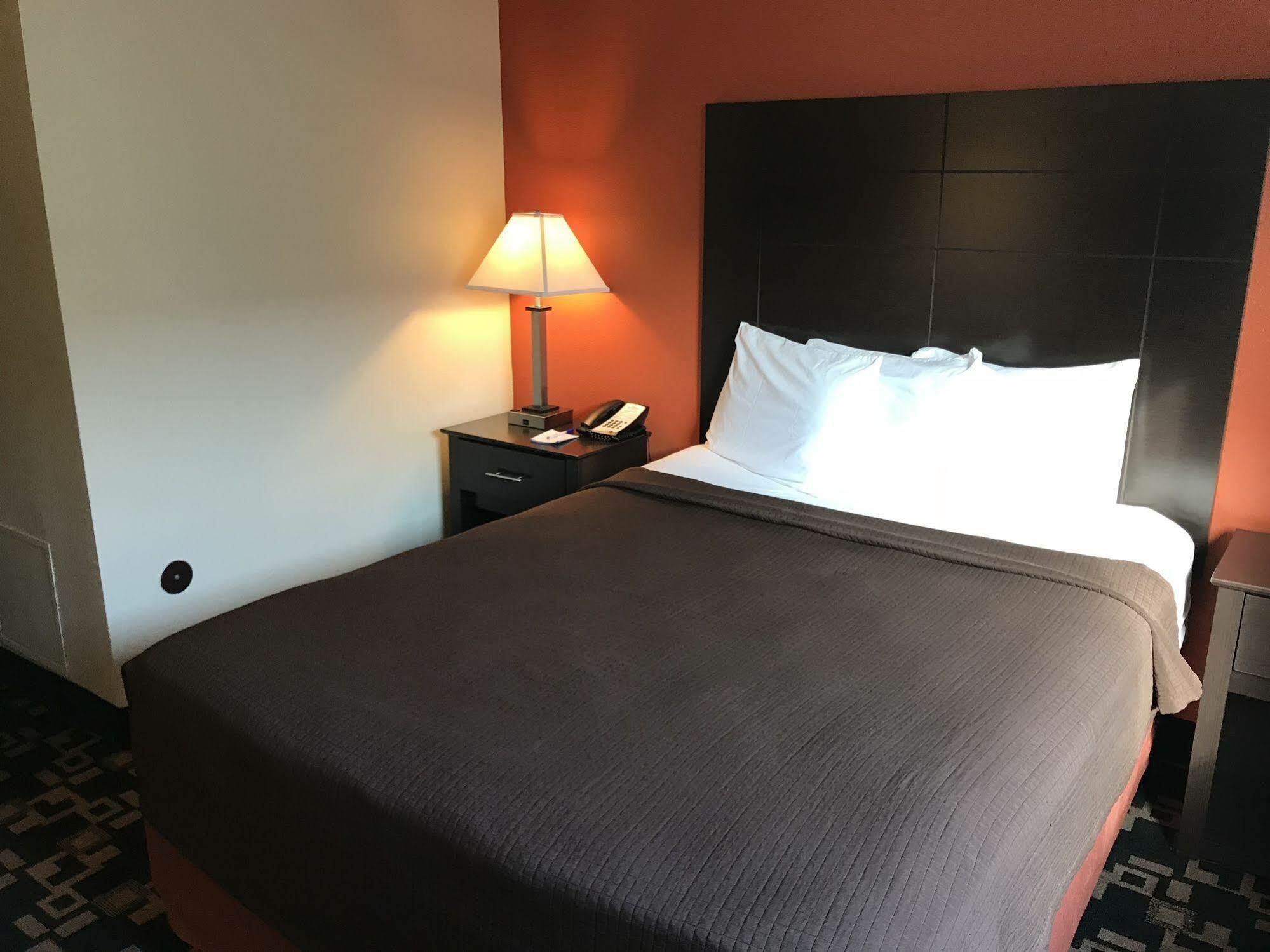 Baymont By Wyndham Bloomington Msp Airport Motel 2*