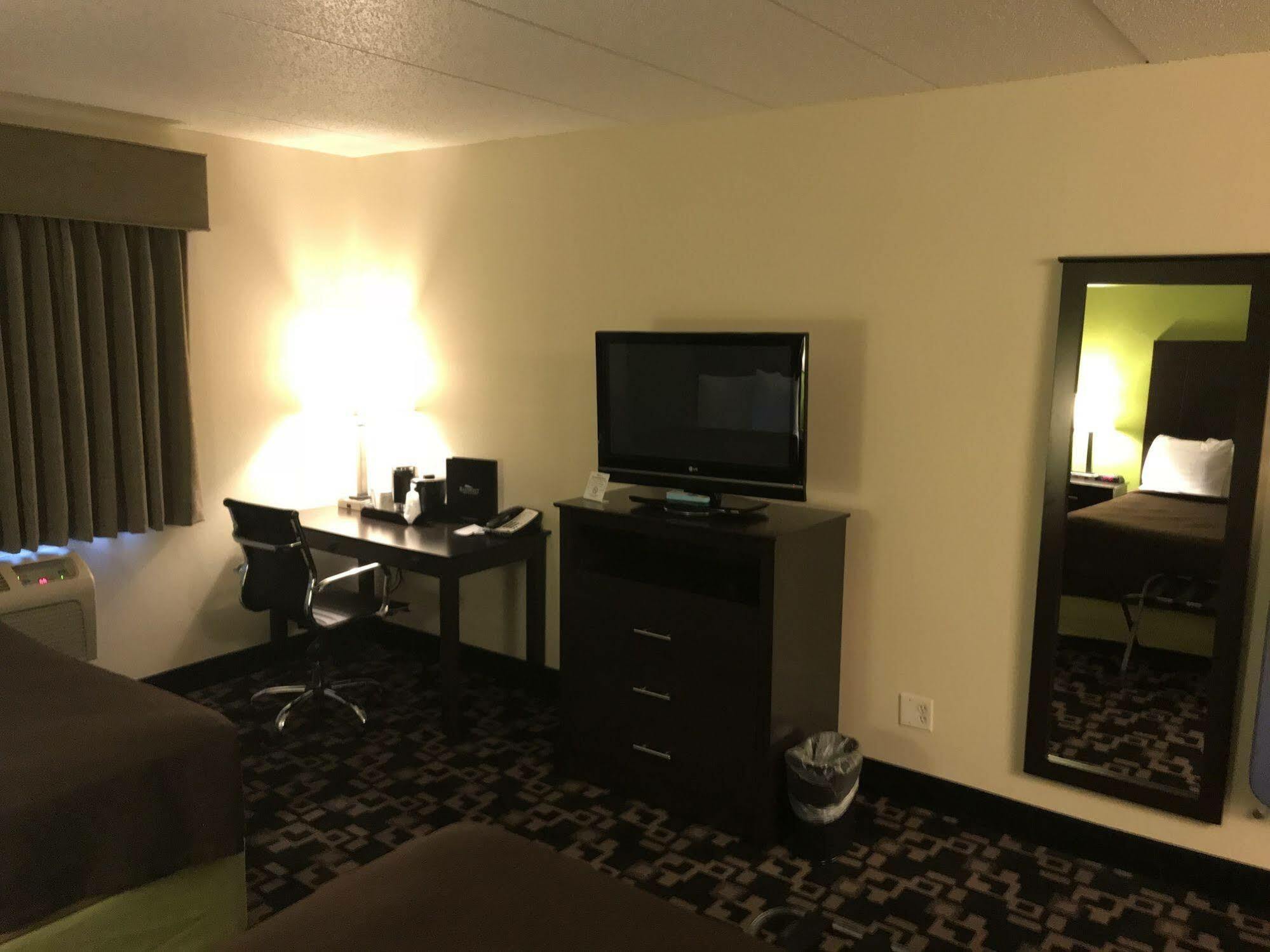 Baymont By Wyndham Bloomington Msp Airport 2*